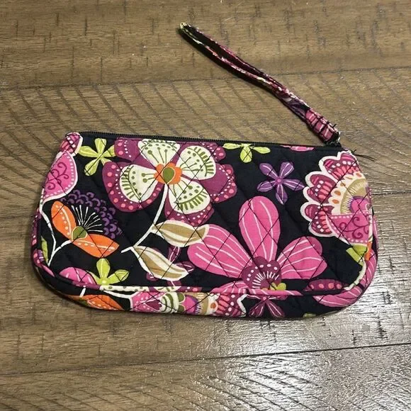 Vera Bradley wristlet - Picture 4 of 11